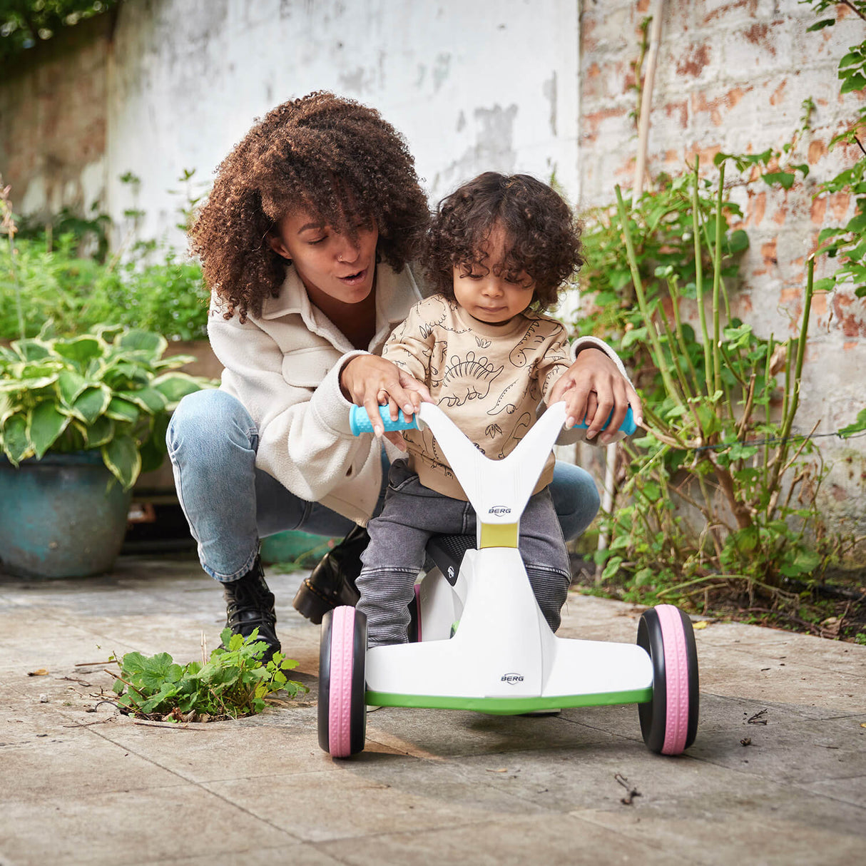 BERG Go Twirl Push Power Ride On - Multicolour