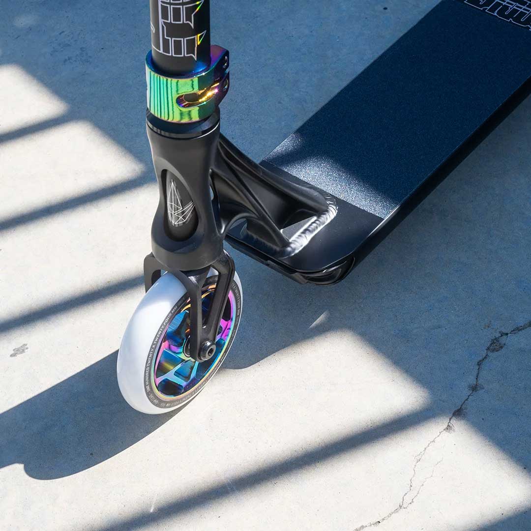 Blunt Envy Prodigy S9 Stunt Scooter - Black/Oil Slick