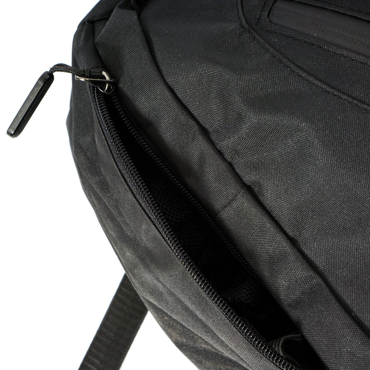 CORE Helmet Backpack - Black 25L