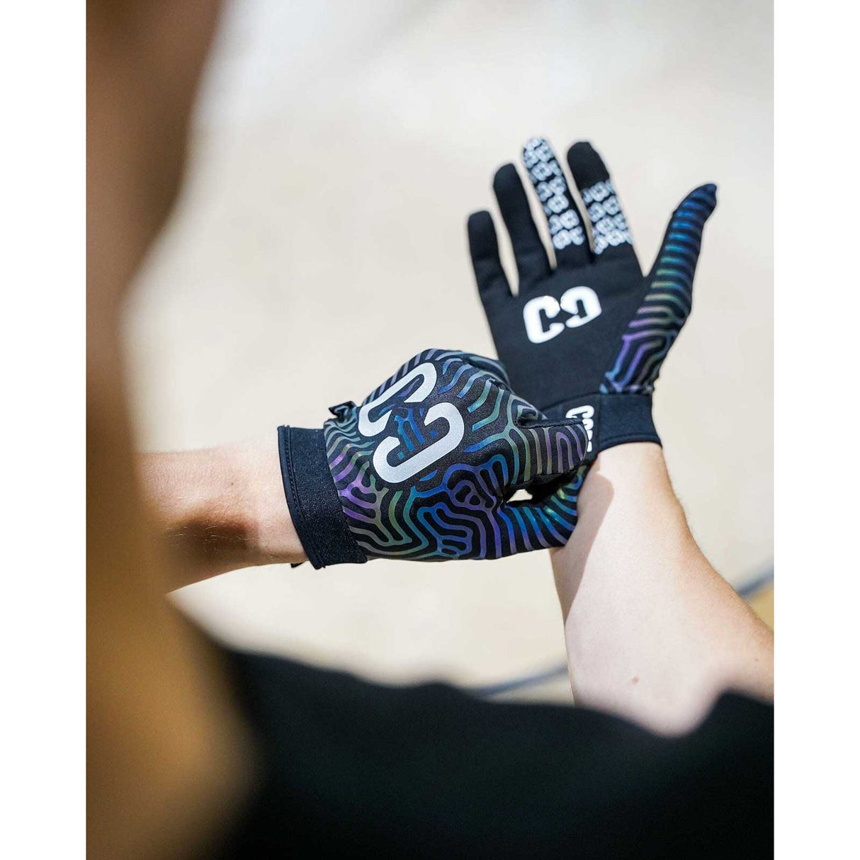 CORE Aero Protective Gloves - Neochrome