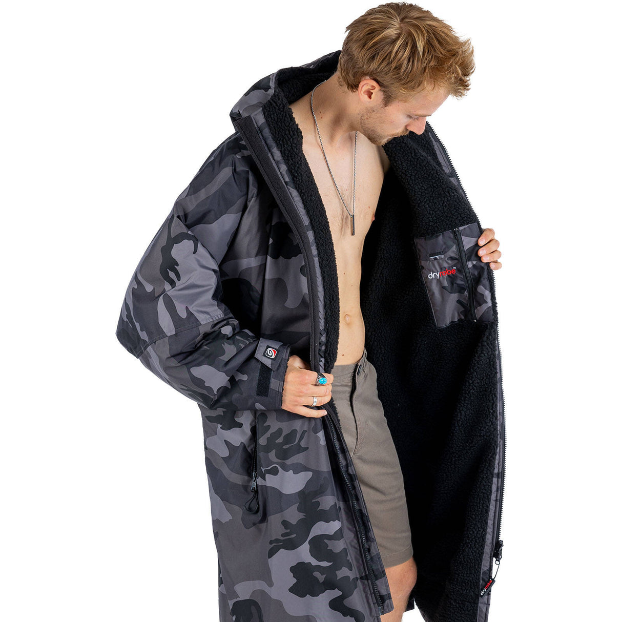 Dryrobe Advance Long Sleeve V3 Changing Robe - Black/Camoflage/Black