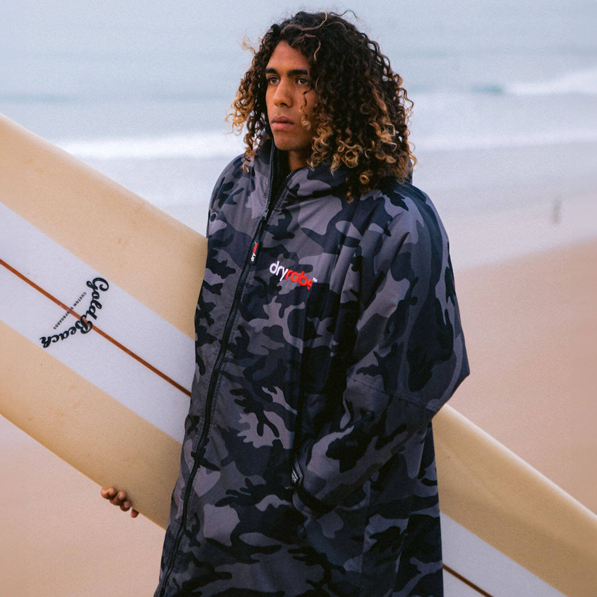 Dryrobe Advance Long Sleeve V3 Changing Robe - Black/Camoflage/Black