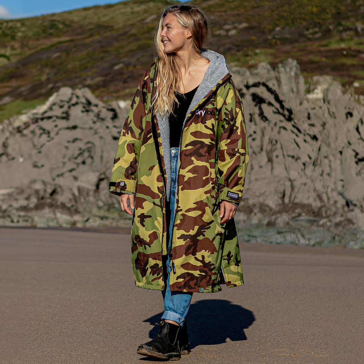 Dryrobe Advance Long Sleeve V3 Changing Robe - Camoflage/Grey