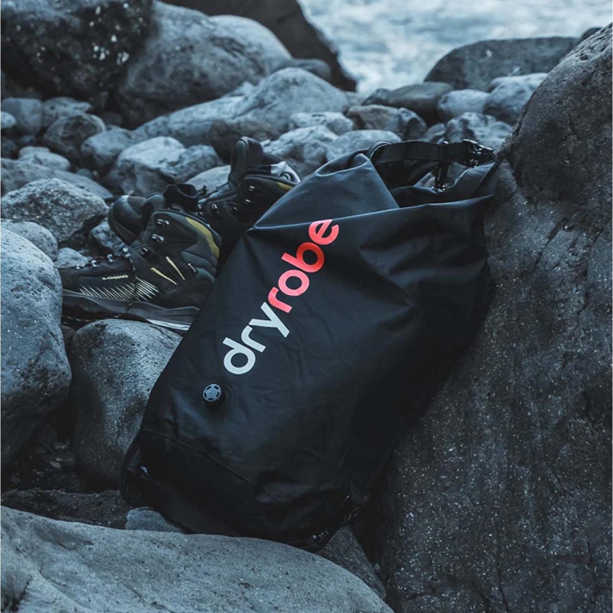 Dryrobe V3 Compression Travel Bag - Black