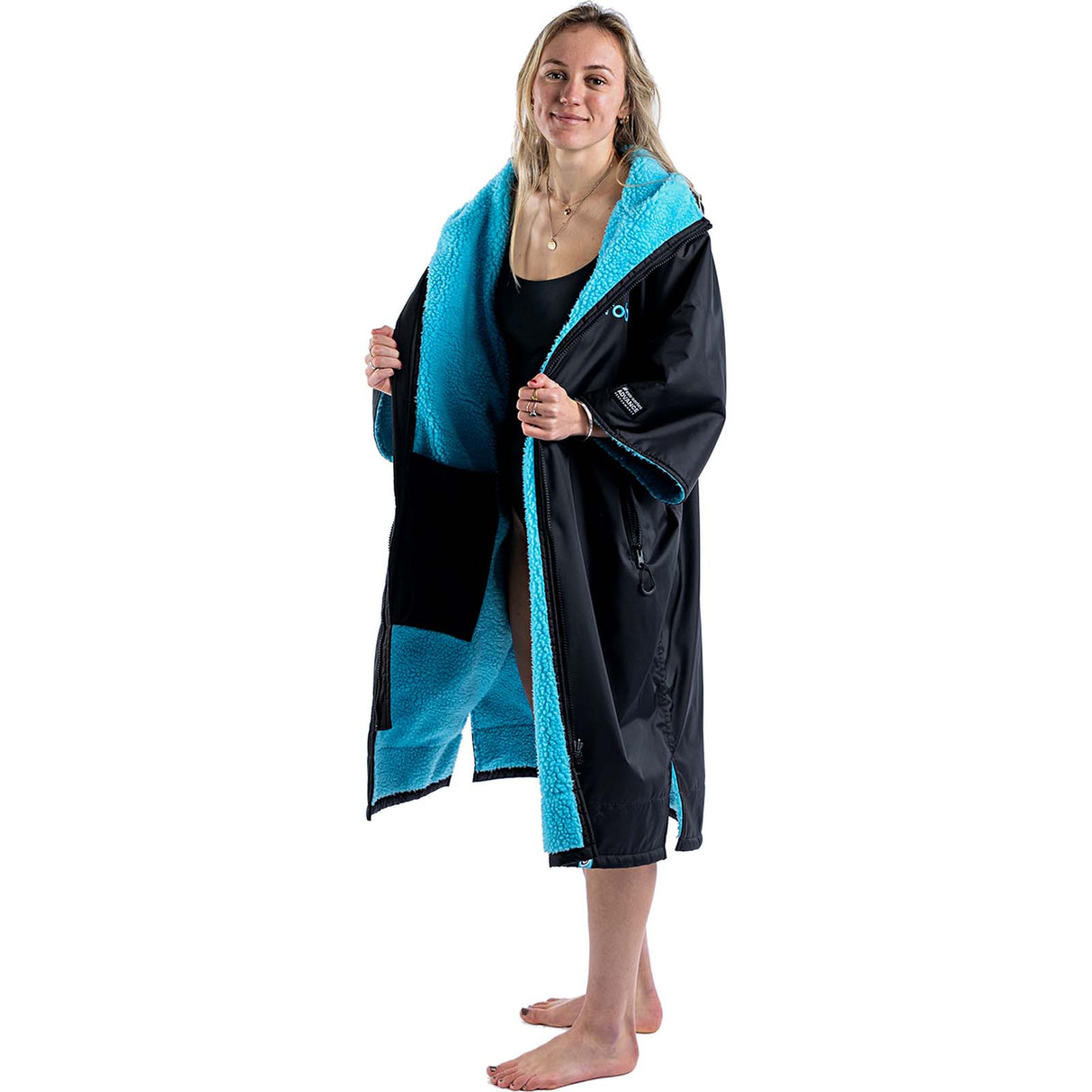 Dryrobe Advance Long Sleeve V3 Changing Robe - Black/Blue