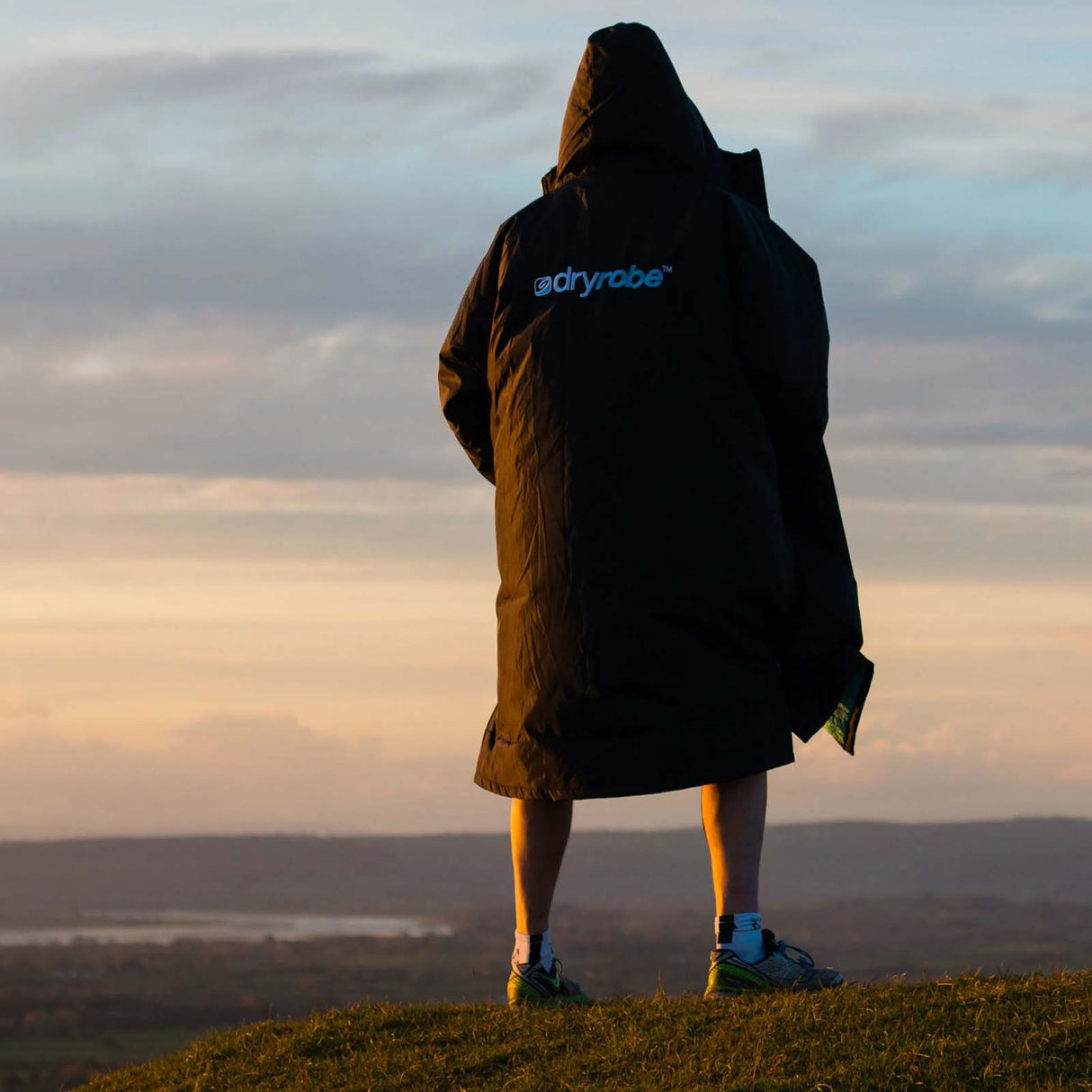 Dryrobe Advance Long Sleeve Changing Robe - Black/Blue