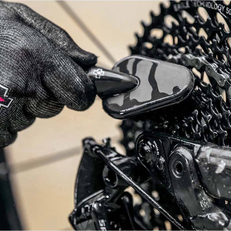 Muc-Off Detailing Brush