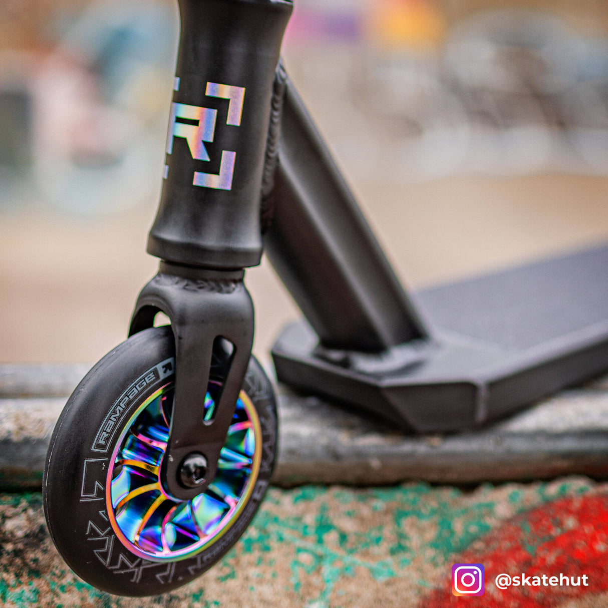 Rampage R2 2023 Complete Stunt Scooter - Black/Neochrome