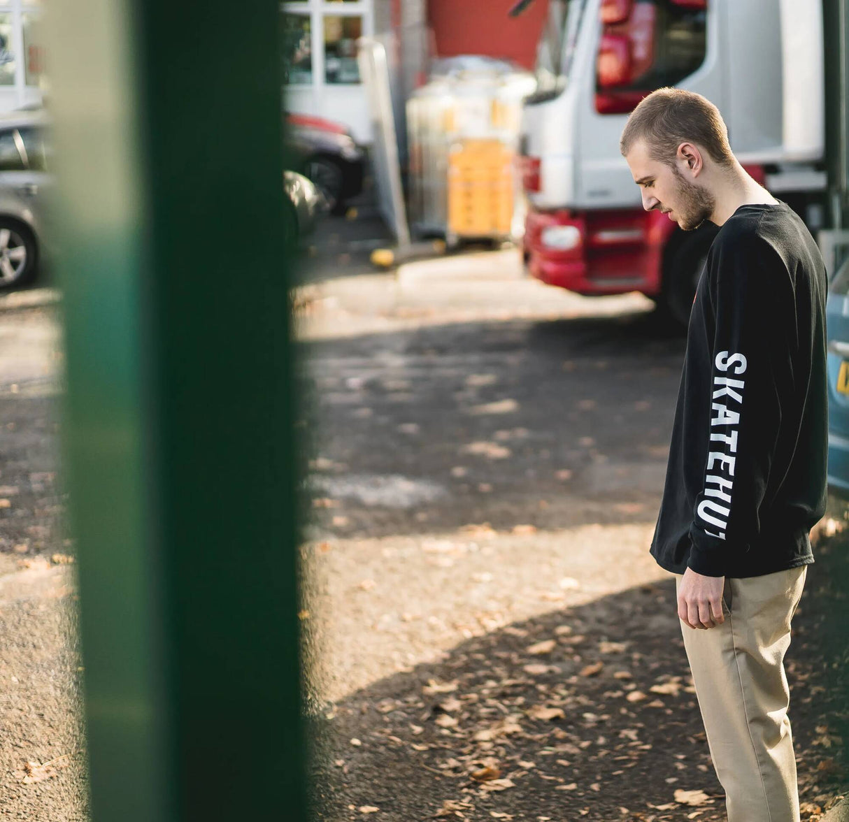 SkateHut Sleeve Script Long Sleeve T Shirt - Black/White