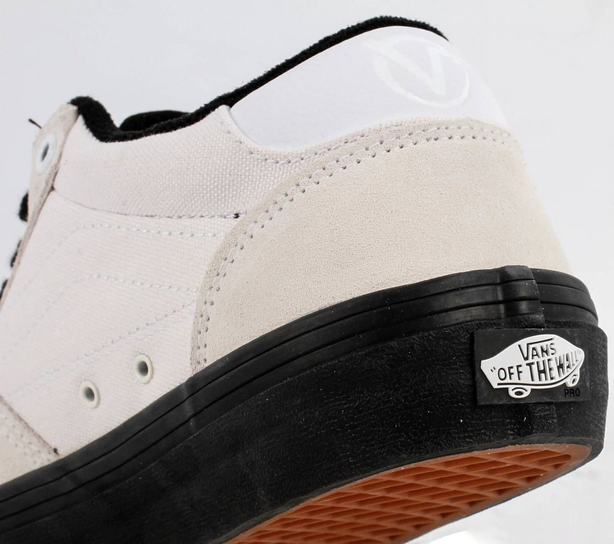 Vans Rowan Pro Skate Shoes - White/Black