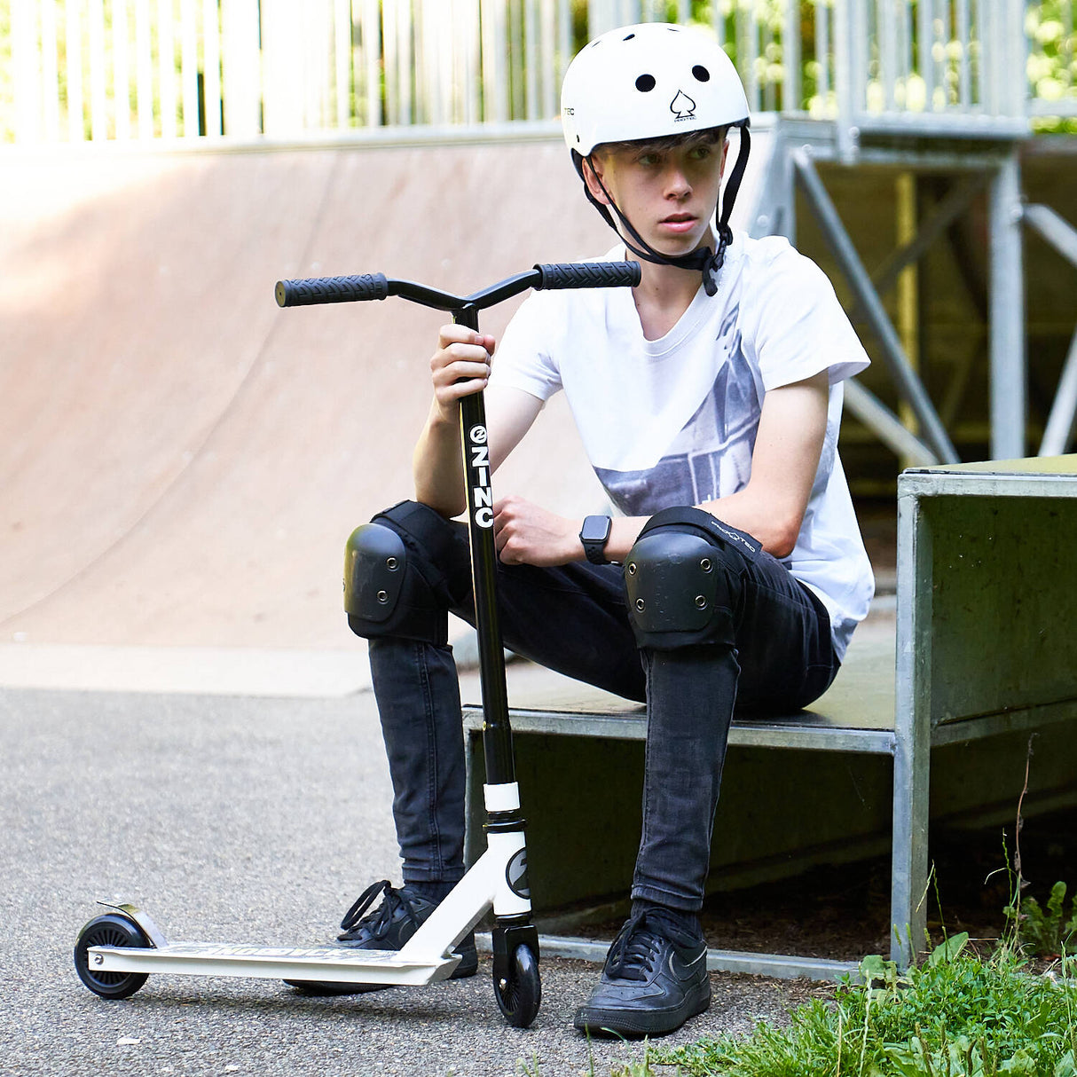 Zinc Backbone Stunt Scooter - Black