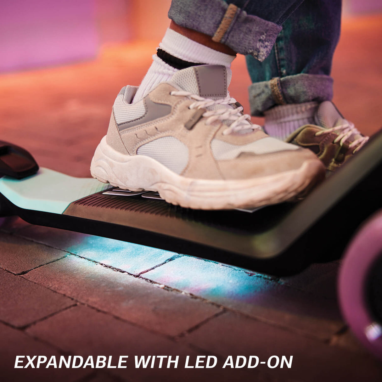 BERG Nexo Foldable Lights LED-Deck 3 Wheeled Scooter - Lime
