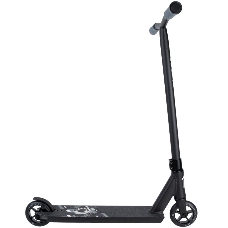 Blazer Pro Outrun 3 Stunt Scooter - Black/Black