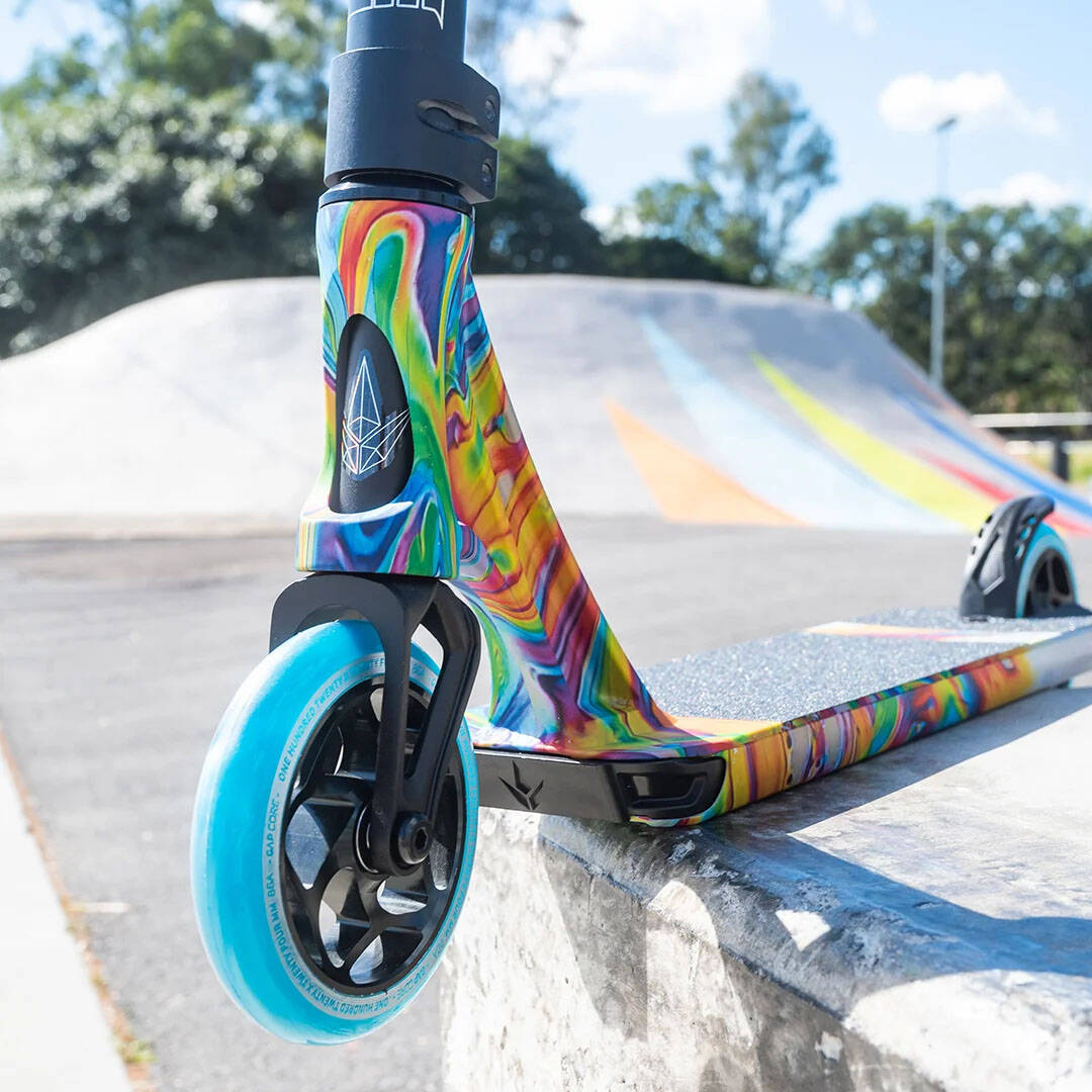 Blunt Envy Prodigy S9 Stunt Scooter - Swirl