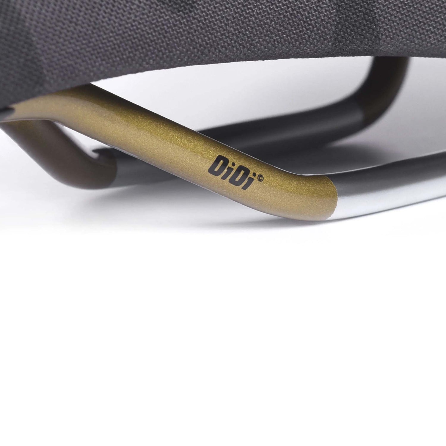 DMR OiOi Saddle - Black Camo