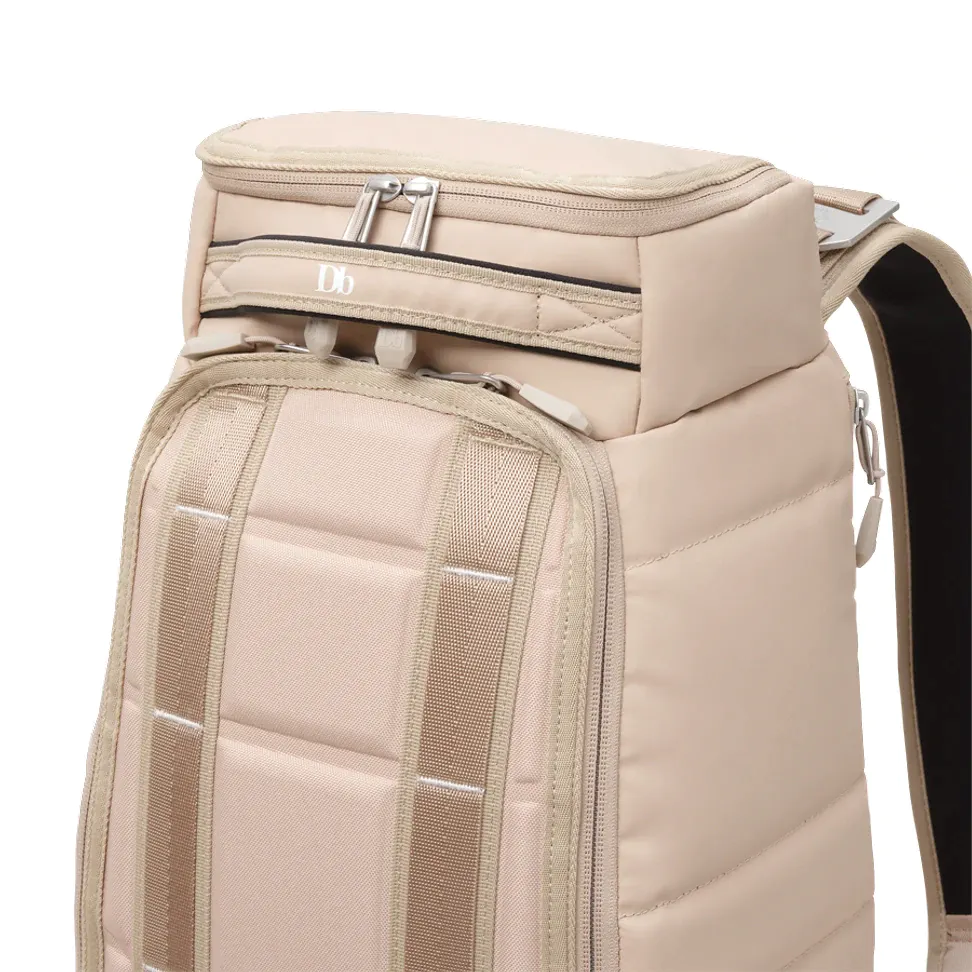 Db The Hugger 20L Backpack - Desert Khaki