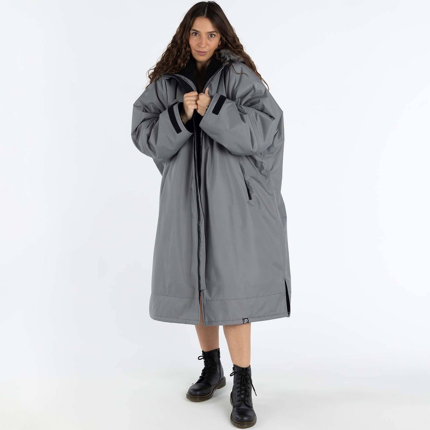 Dryrobe Alpine Adults Advance Long Sleeve Changing Robe - Charcoal