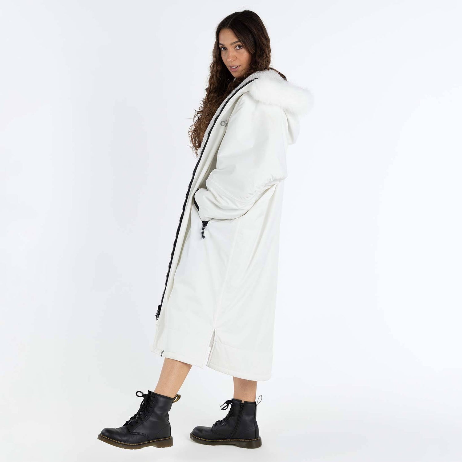 Dryrobe Alpine Adults Advance Long Sleeve Changing Robe - White/Grey