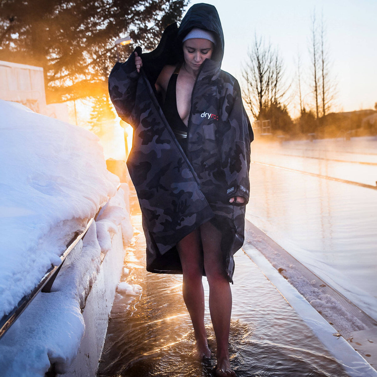 Dryrobe Advance Long Sleeve V3 Changing Robe - Black/Camoflage/Black
