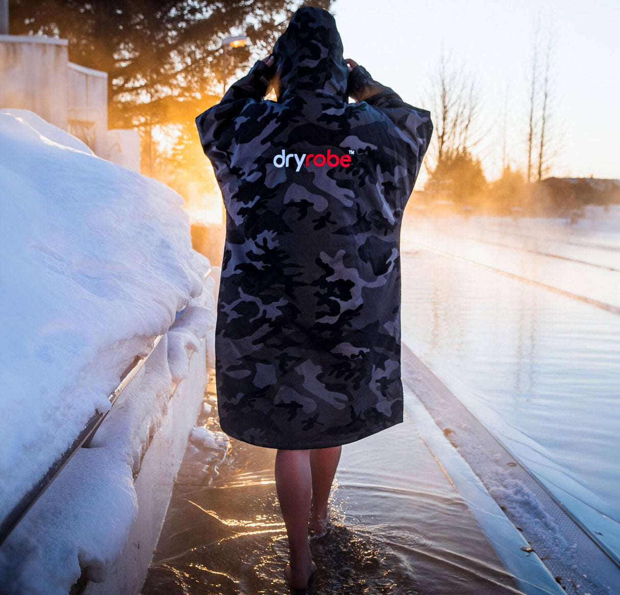Dryrobe Advance Long Sleeve V3 Changing Robe - Black/Camoflage/Black