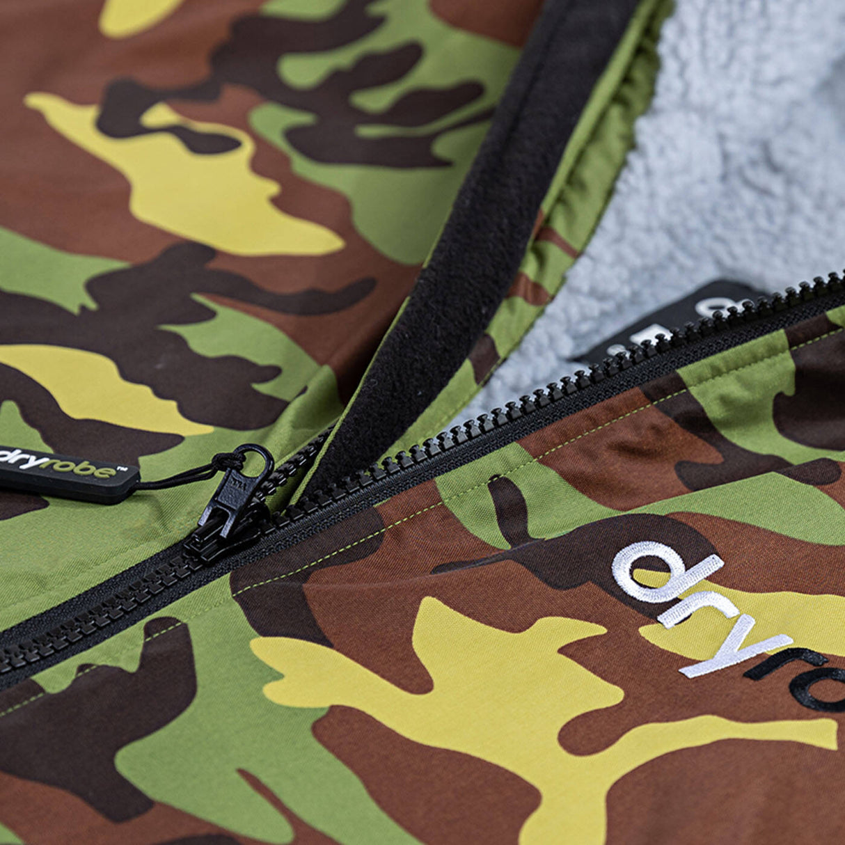 Dryrobe Advance Long Sleeve V3 Changing Robe - Camoflage/Grey