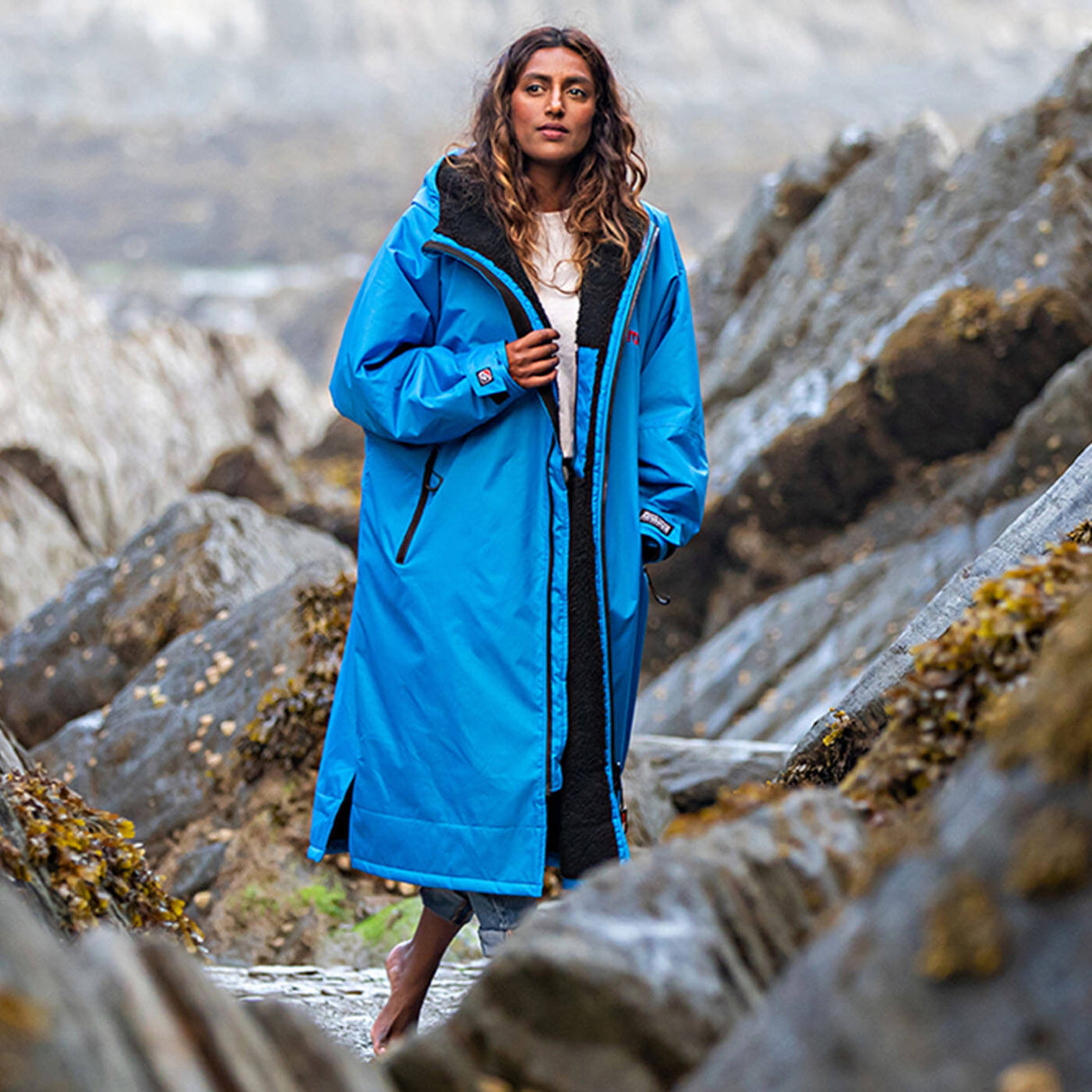Dryrobe Advance Long Sleeve V3 Changing Robe - Cobalt Blue/Black