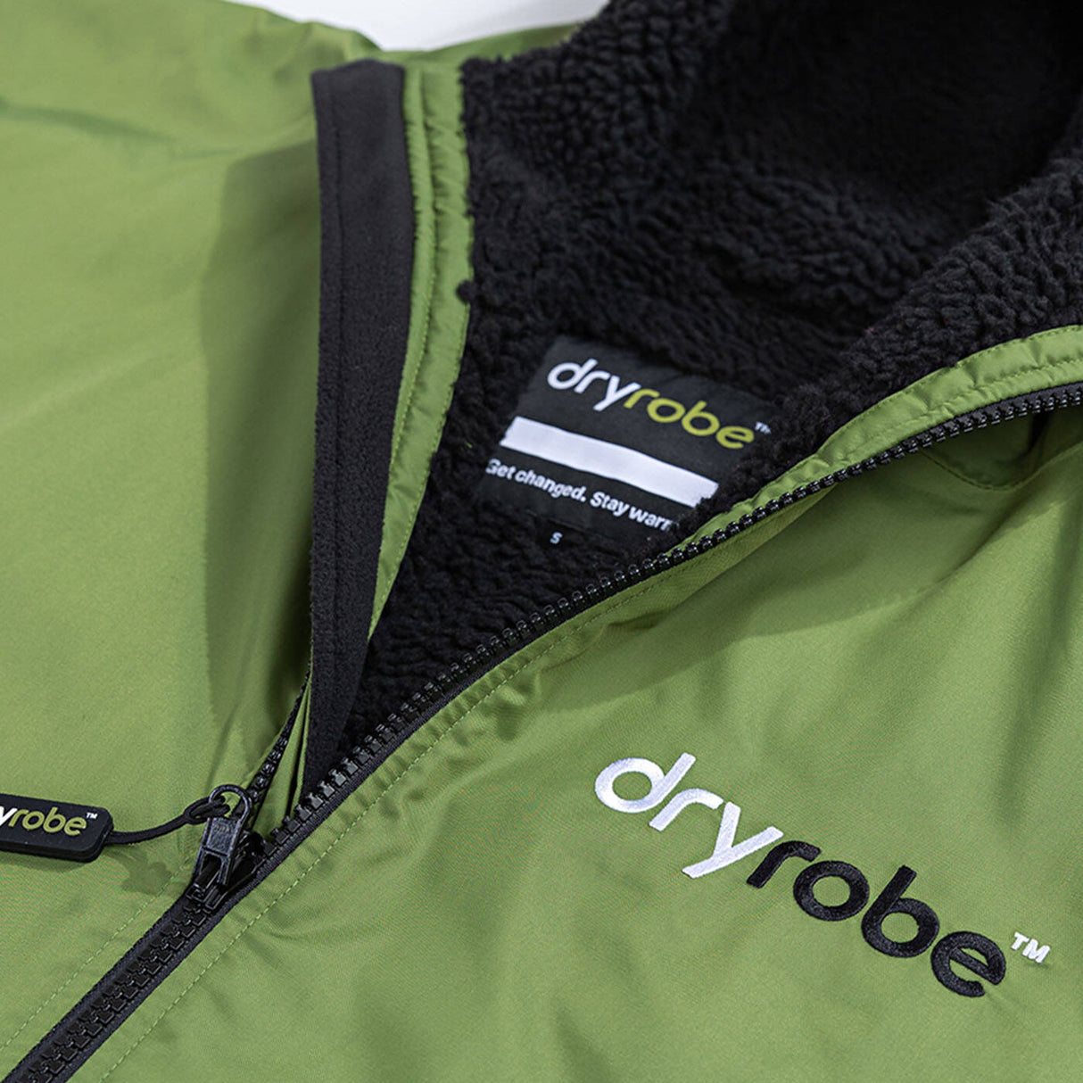 Dryrobe Advance Long Sleeve V3 Changing Robe - Dark Green/Black