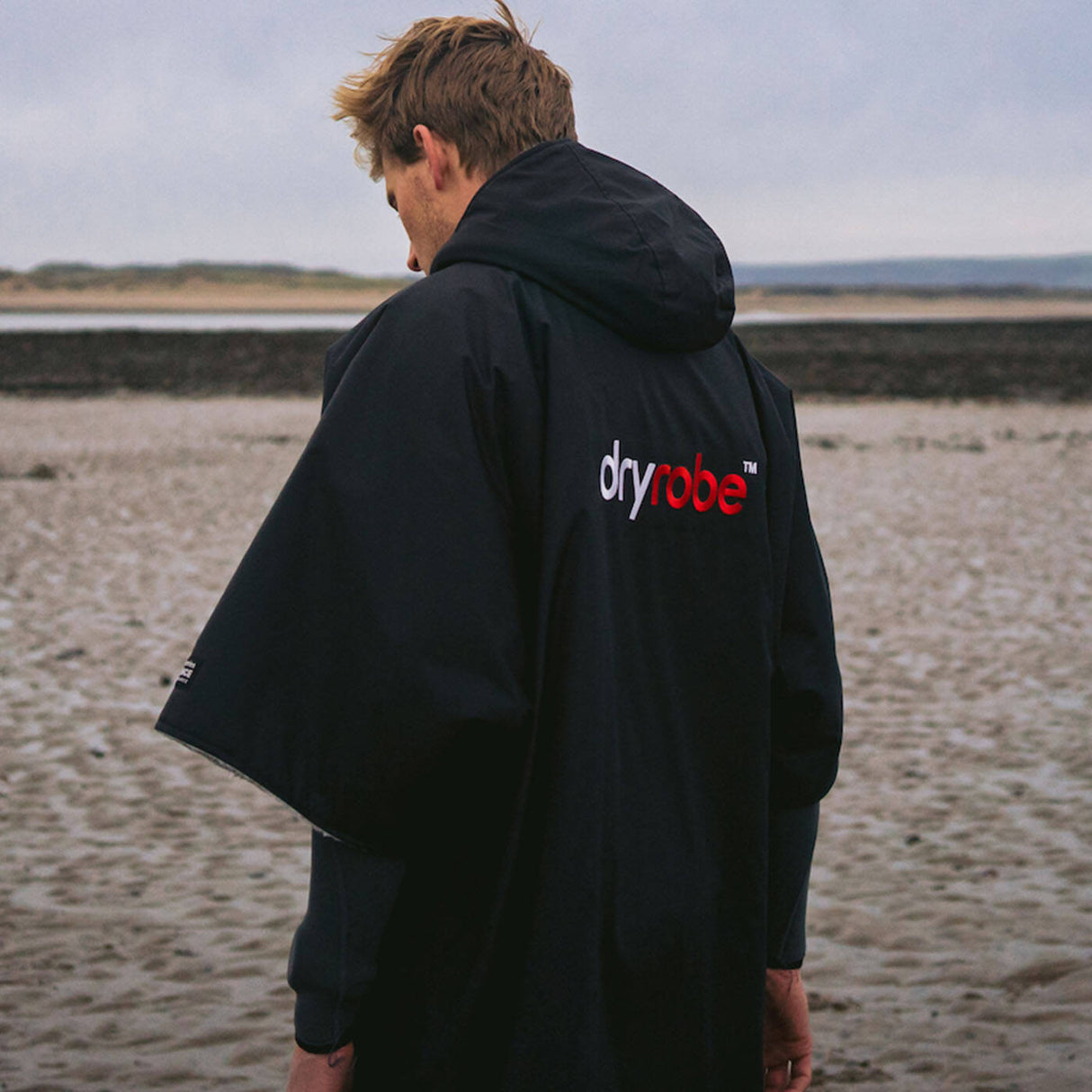 Dryrobe Advance Short Sleeve V3 Changing Robe - Black/Grey