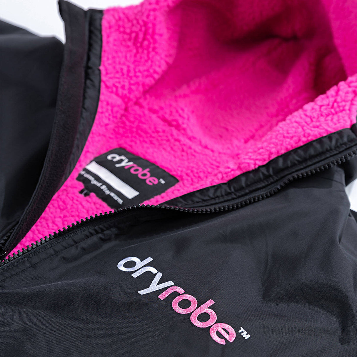 Dryrobe Advance Short Sleeve V3 Changing Robe - Black/Pink