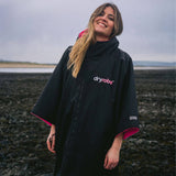 Dryrobe Advance Short Sleeve V3 Changing Robe - Black/Pink