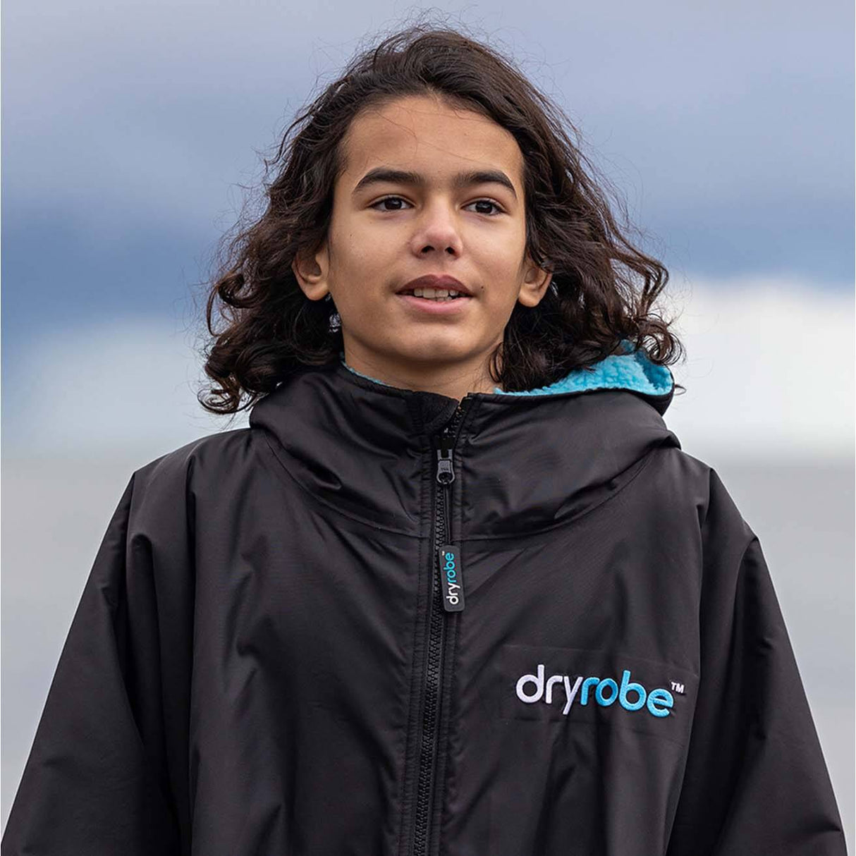 Dryrobe Advance Kids Long Sleeve V3 Changing Robe - Black/Blue