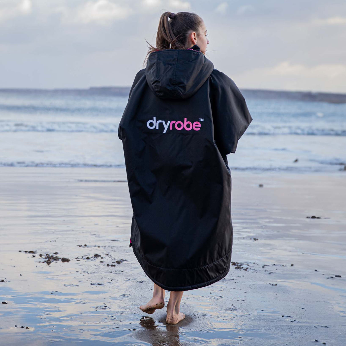 Dryrobe Advance Kids Long Sleeve V3 Changing Robe - Black/Pink
