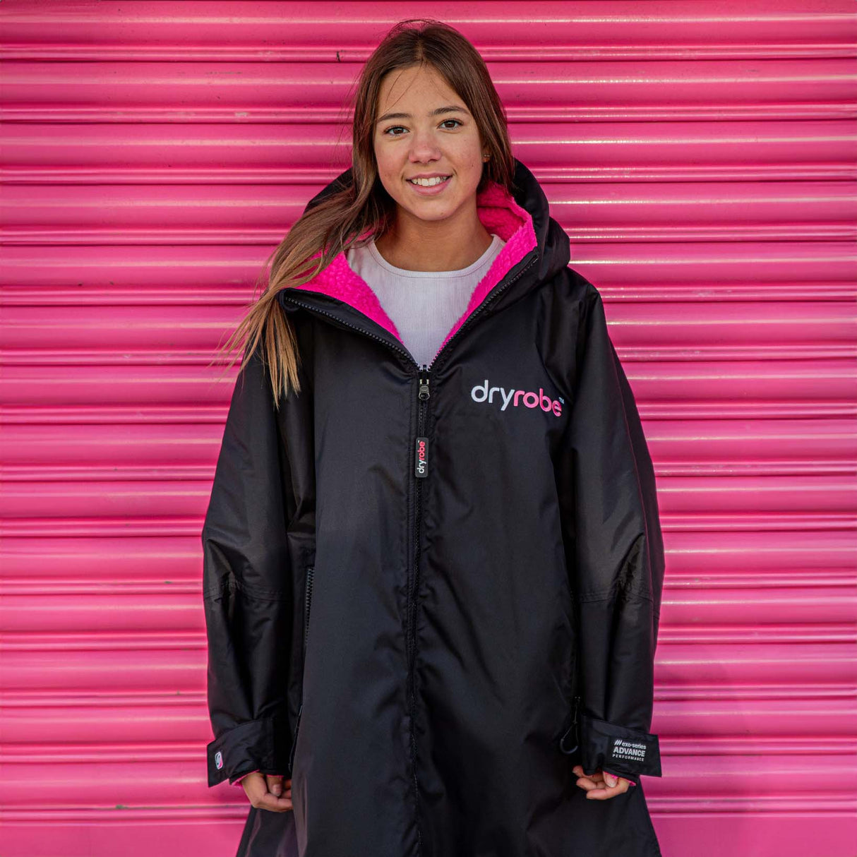 Dryrobe Advance Kids Long Sleeve V3 Changing Robe - Black/Pink