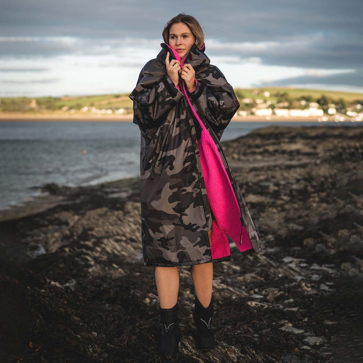 Dryrobe Advance Long Sleeve V3 Changing Robe - Black Camo/Pink