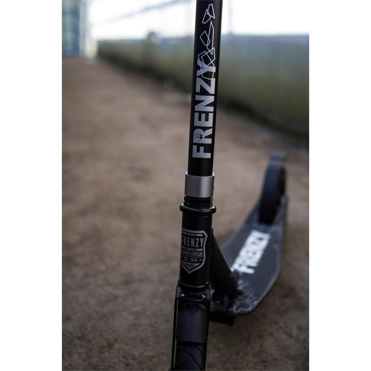 Frenzy 205mm Pneumatic Plus Complete Scooter - Black