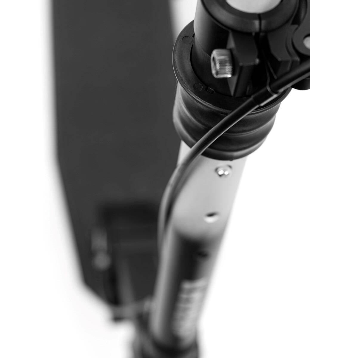 Frenzy 205mm Air Zero Recreational Scooter - Black/Silver