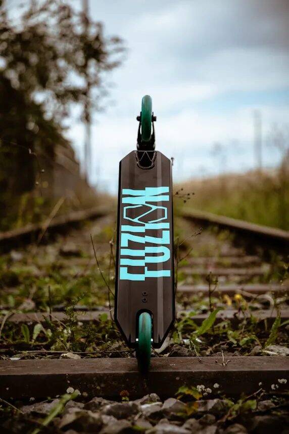Fuzion Z250 Stunt Scooter - Black/Teal