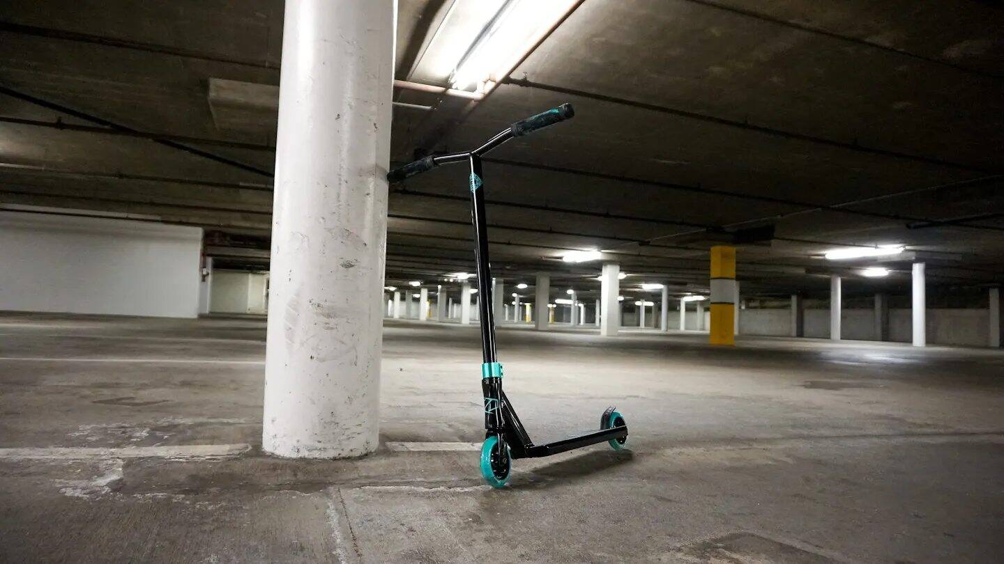 Fuzion Z250 Stunt Scooter - Black/Teal