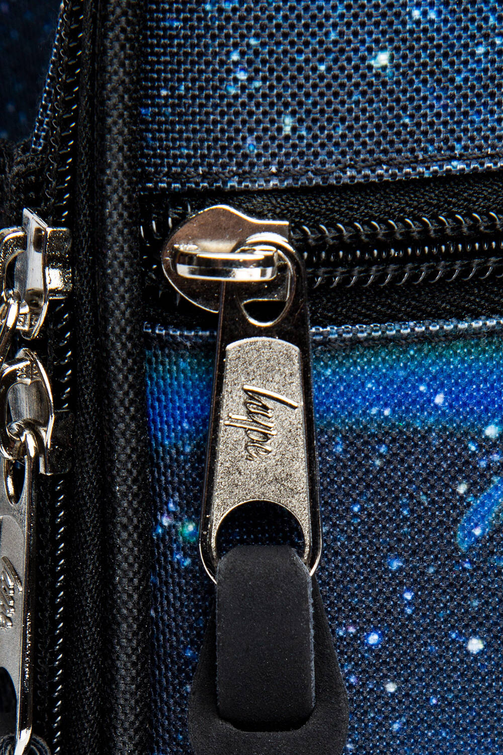 Hype Odyssey Crest Lunchbox - Black