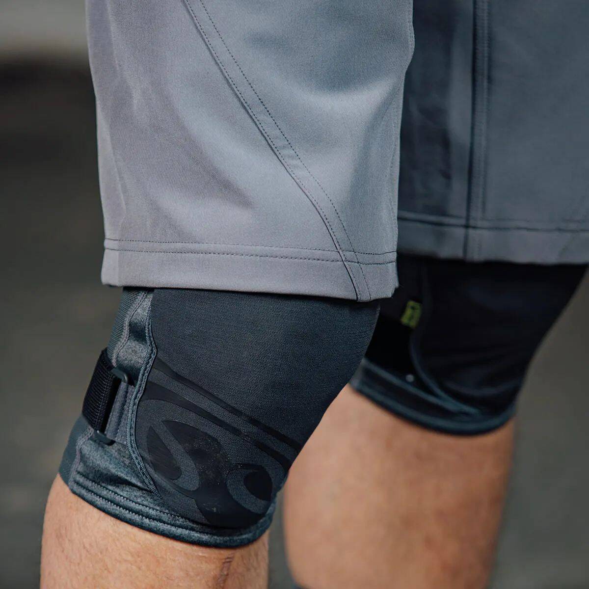 iXS Carve Evo Shorts - Graphite