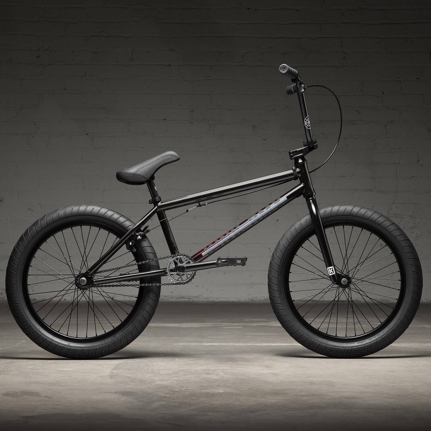 Kink Whip 20.5'' 2022 Complete BMX - Gloss Black Fade
