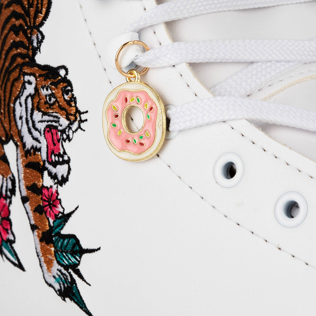LMNADE Lace Charm - Donut