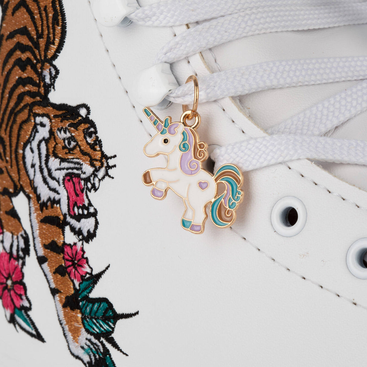 LMNADE Lace Charm - Unicorn