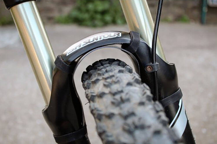 Mucky Nutz Face Fender - Black/Gold