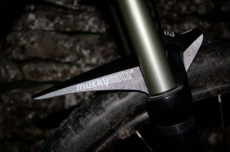 Mucky Nutz Face Fender - Reflective/Black