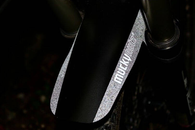 Mucky Nutz Face Fender - Reflective/Black