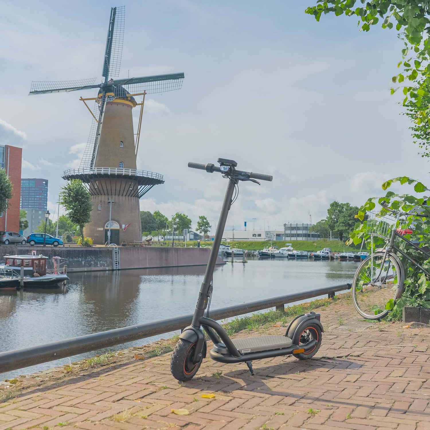 Navee N65 Electric Scooter