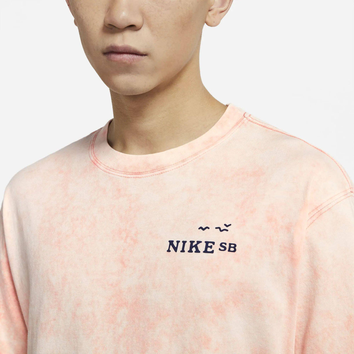 Nike SB Cruisin' T Shirt - Crimson Bliss