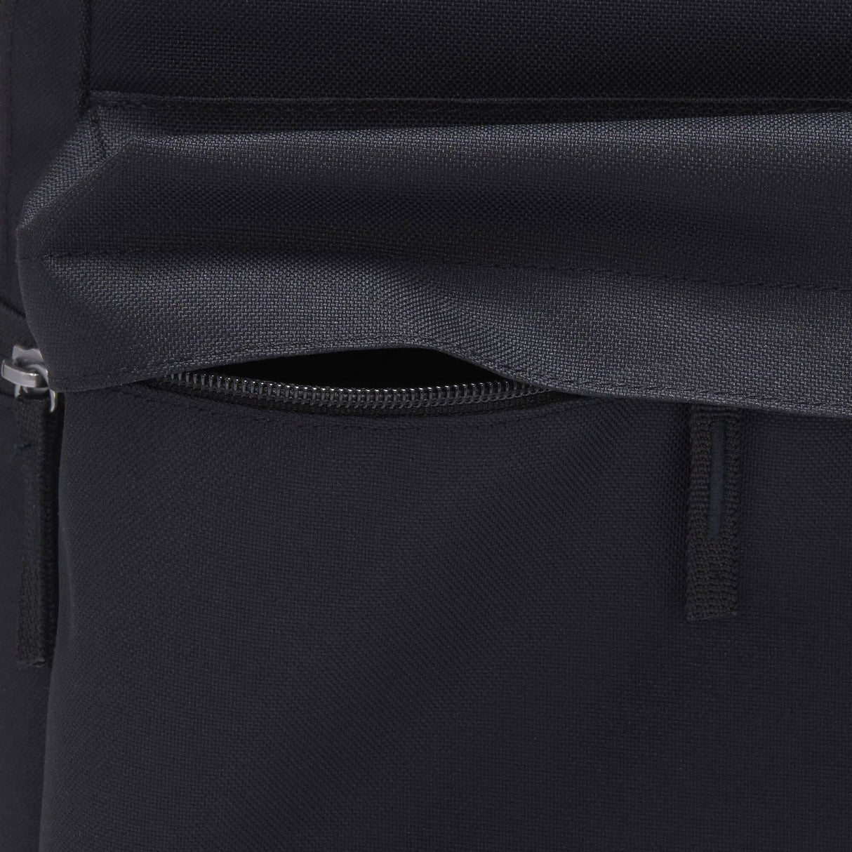 Nike SB Icon 26L Backpack - Black/Black/White
