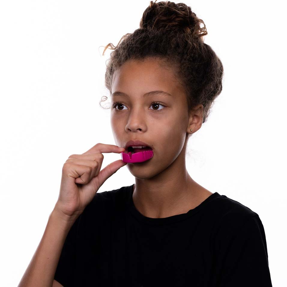 OPRO Snap-Fit Junior Mouth Guards - Hot Pink